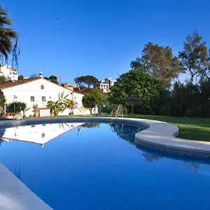 Agradable Adosado Con Piscina La Hidalga Сasa de vacaciones