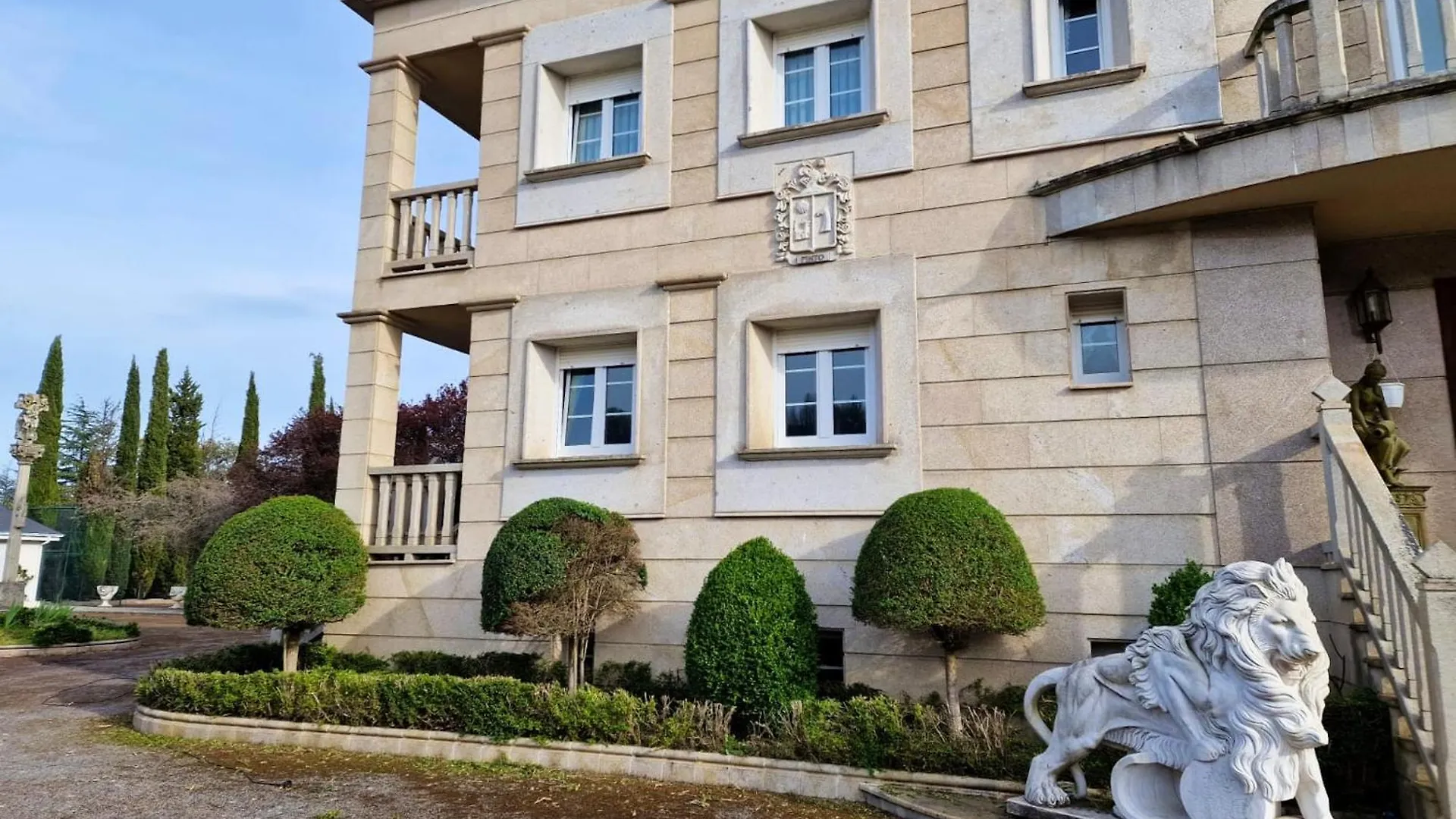 Spacious House With Pool And Garden In Congosto 贝纳尔马德纳 0*,